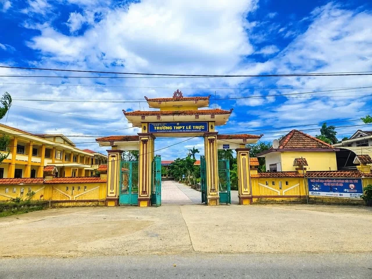 Ngôi trường nơi xảy ra sự việc.