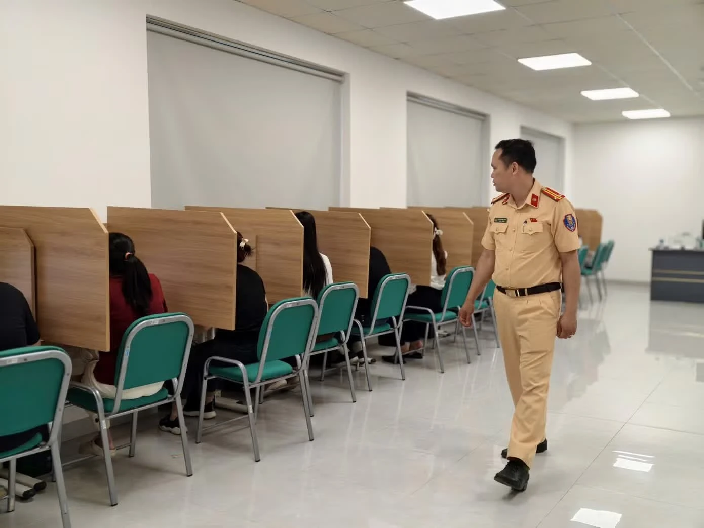 Thí sinh tham gia phần thi lý thuyết trong sát hạch lái xe.