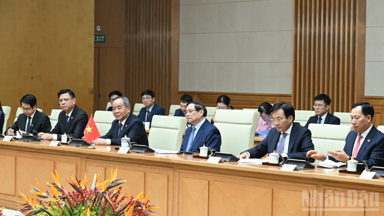 Thủ tướng Phạm Minh Chính và lãnh đạo một số bộ, ngành Việt Nam tham dự cuộc hội kiến.