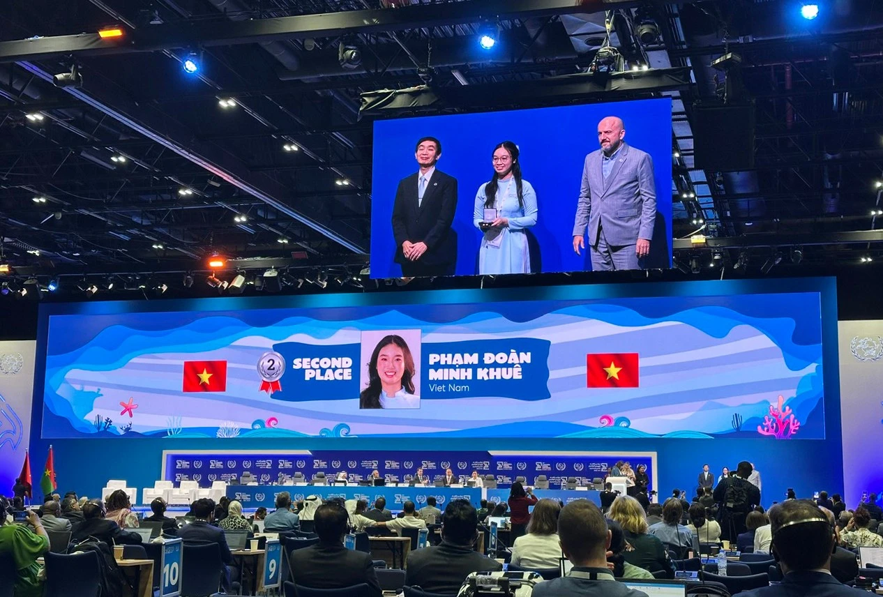 Em Phạm Đoàn Minh Khuê, lớp 10C2 trường THPT Chuyên Lê Quý Đôn, TP Đà Nẵng đã xuất sắc đạt giải Nhì quốc tế.