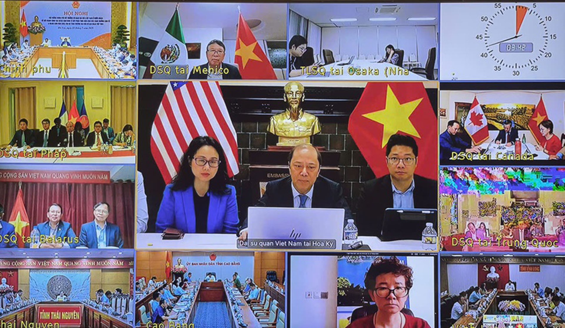 Các cơ quan đại diện ở nước ngoài tham dự Hội nghị theo hình thức trực tuyến. 22-7-thutuong2.jpg