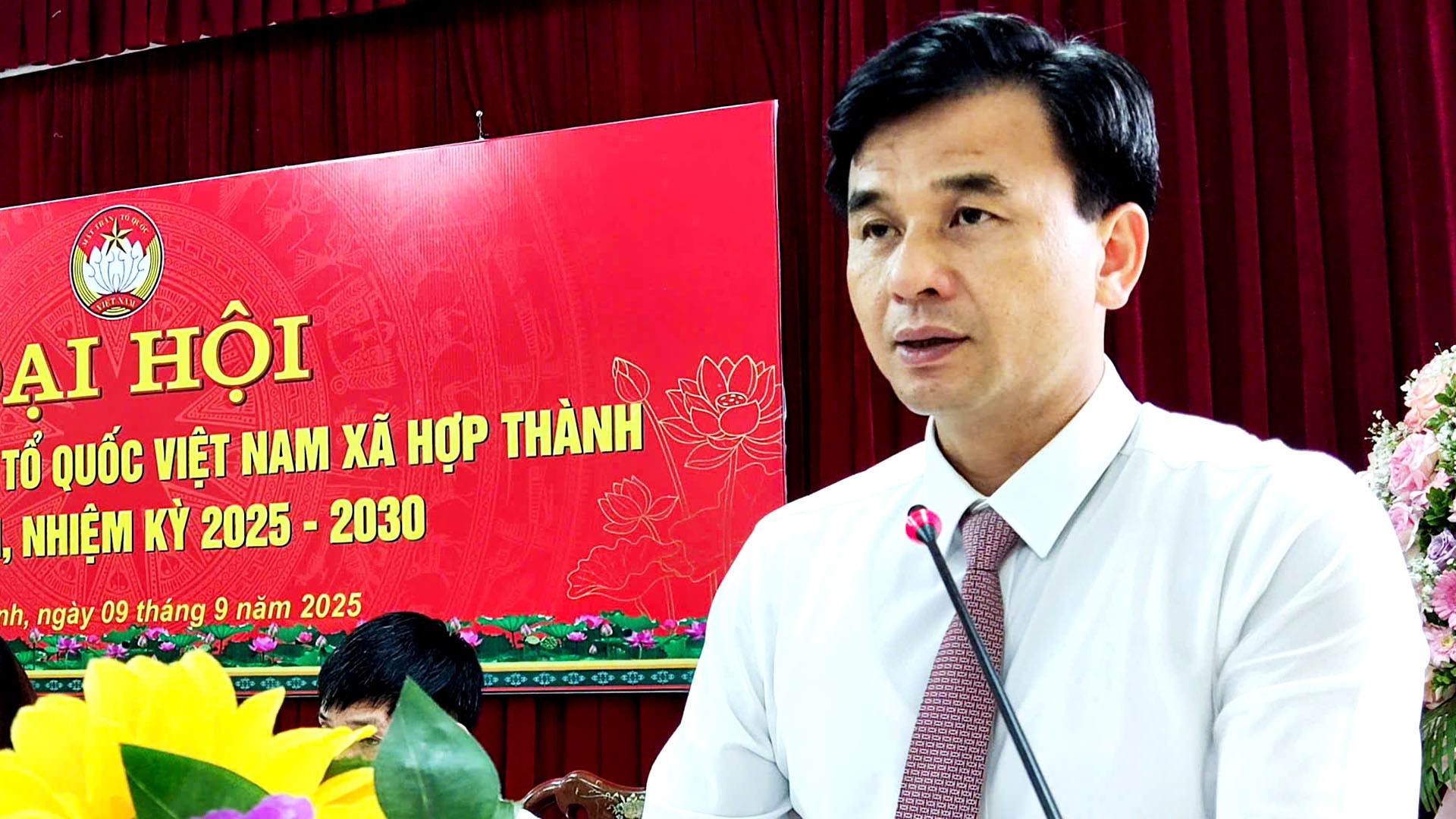 Đồng chí Đoàn Ngọc Tuyến - Bí thư Đảng ủy, Chủ tịch HĐND xã phát biểu chỉ đạo tại Đại hội. z6992701858266-2f7a31e2f6923f91e5e3927cddda7721-1.jpg