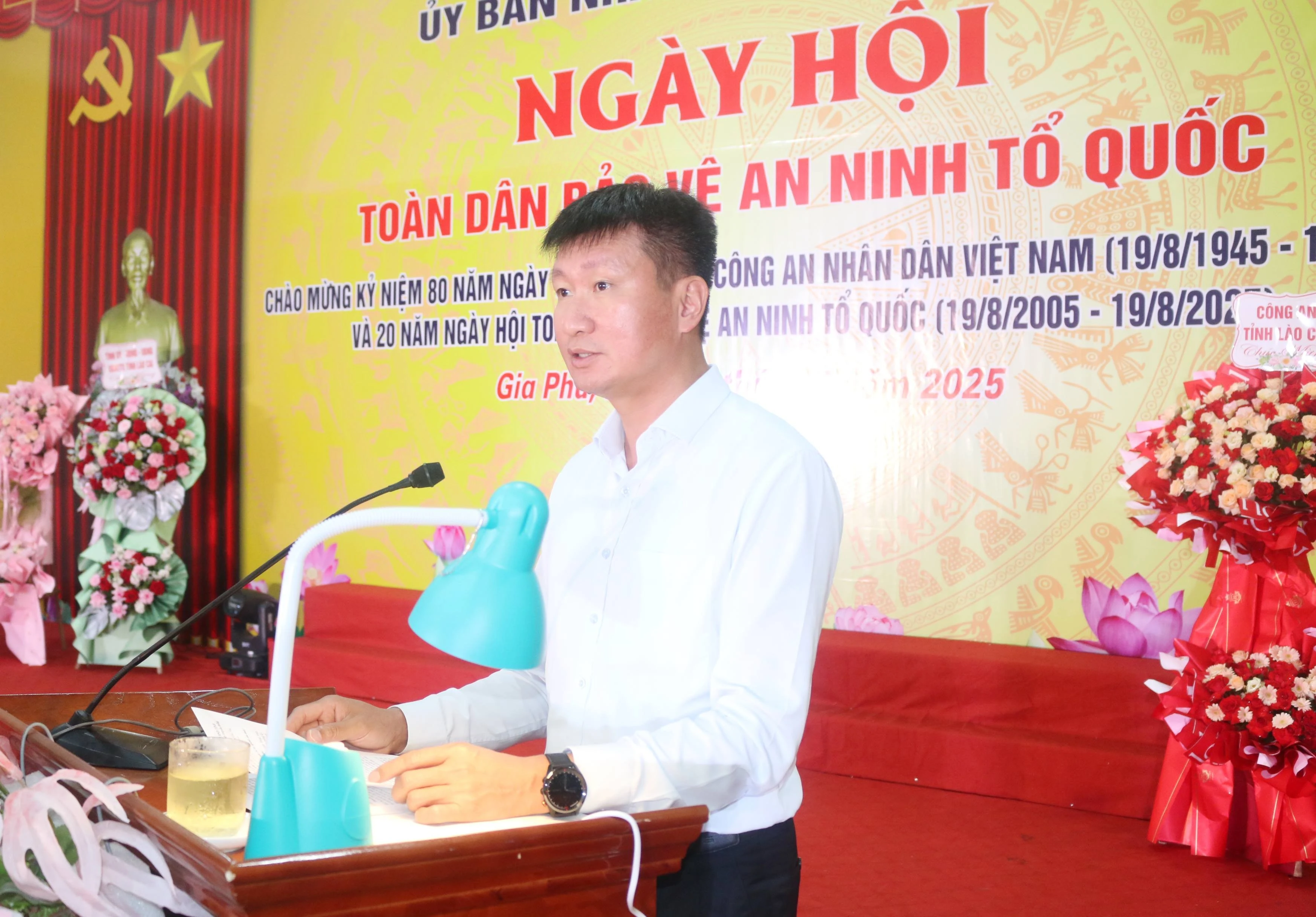 Chủ tịch UBND tỉnh Trần Huy Tuấn phát biểu chỉ đạo tại buổi lễ.