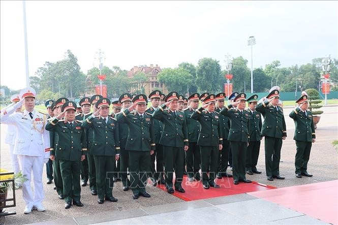 Đoàn đại biểu Quân ủy Trung ương - Bộ Quốc phòng đặt vòng hoa tưởng niệm Chủ tịch Hồ Chí Minh. Đoàn đại biểu Quân ủy Trung ương - Bộ Quốc phòng đặt vòng hoa tưởng niệm Chủ tịch Hồ Chí Minh.