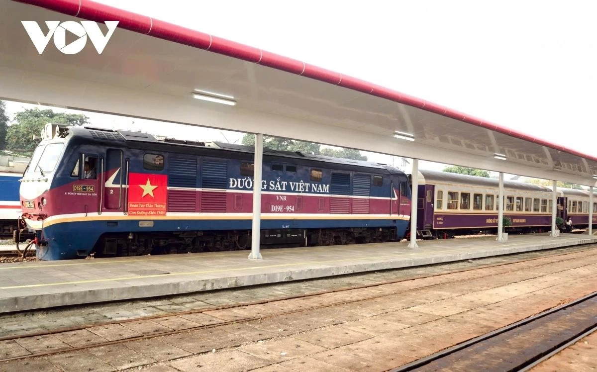 Giao diện mới đoàn tàu "Hành trình kết nối di sản miền Trung".