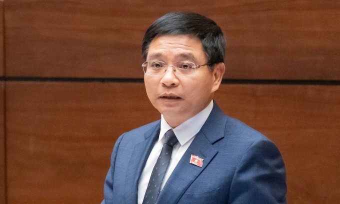 Bộ trưởng Tài chính Nguyễn Văn Thắng giải trình tại phiên họp chiều 9/12.