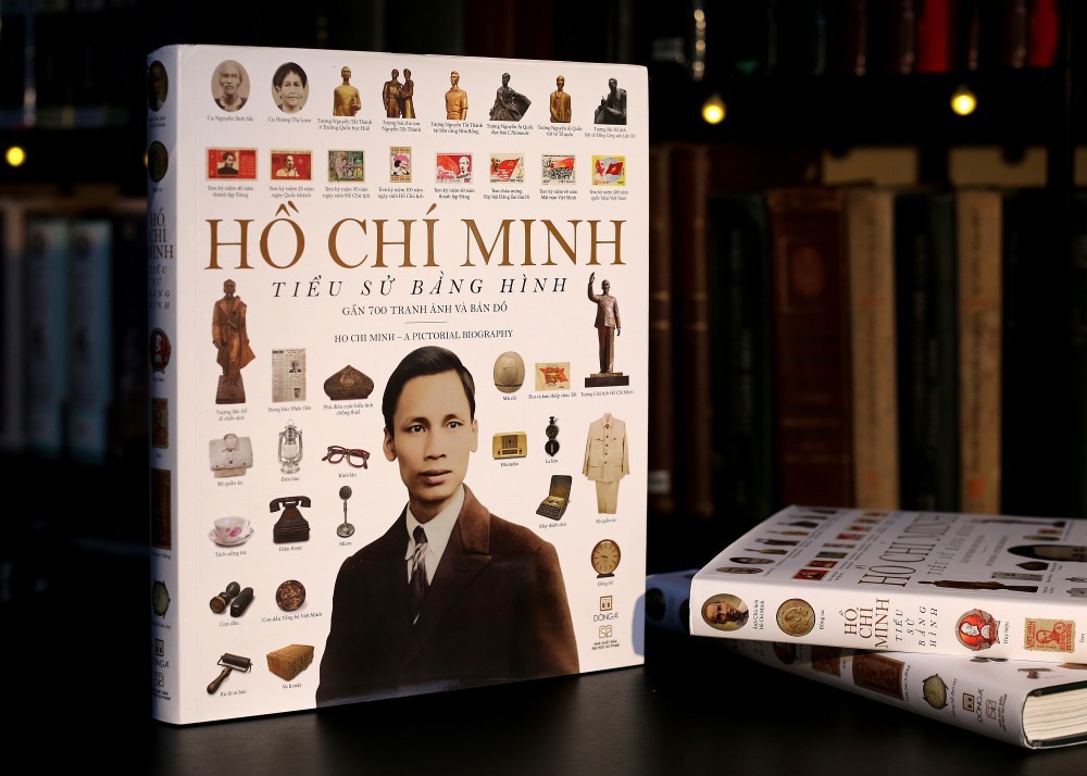 Book cover. Bìa cuốn sách.