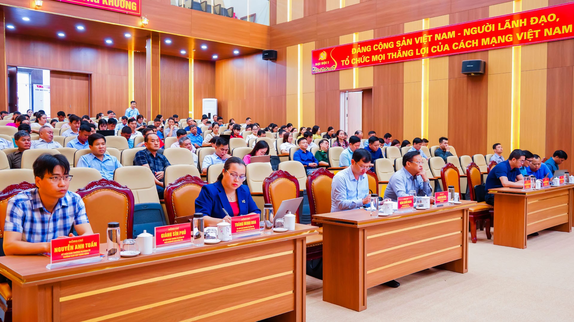 Đại biểu tham dự hội nghị. dsc06260.jpg