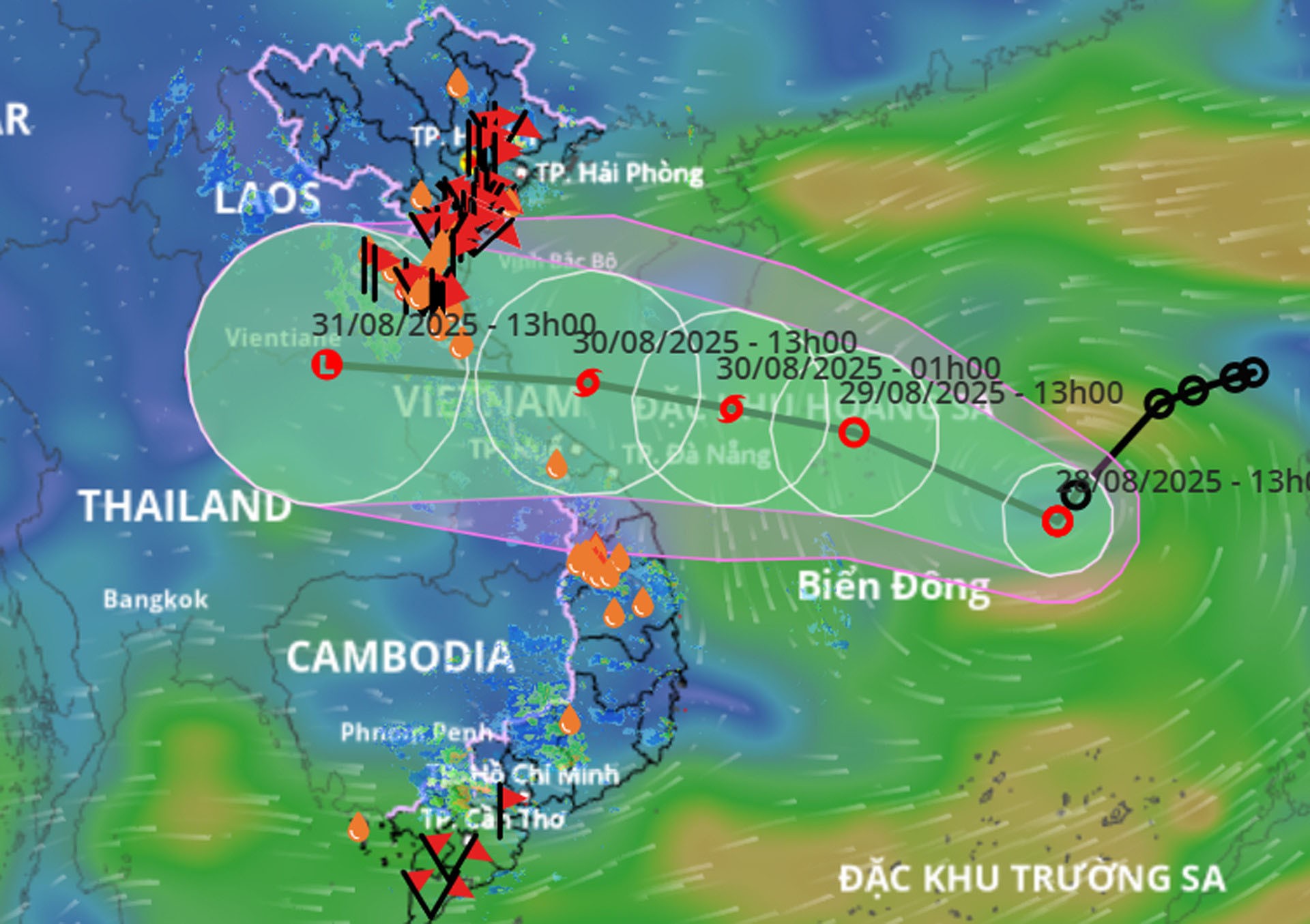 Hướng di chuyển của áp thấp nhiệt đới, khả năng mạnh lên thành bão. Nguồn: Hệ thống giám sát thiên tai Việt Nam. 28-8-bao6.jpg