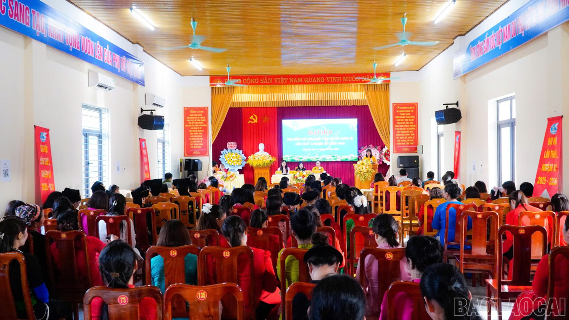 Quang cảnh đại hội. baolaocai-br_15-10-xuan-ai1.jpg