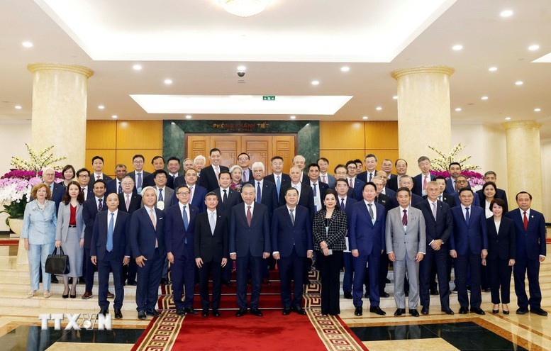 Tổng Bí thư Tô Lâm và các đại biểu dự cuộc gặp mặt.
