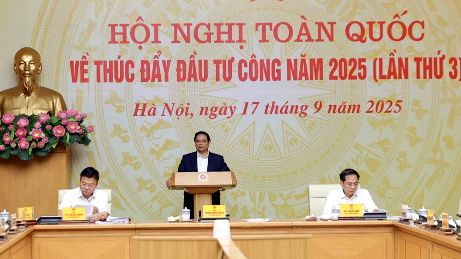 Thủ tướng Phạm Minh Chính chủ trì hội nghị 19-7-thutuong1.jpg
