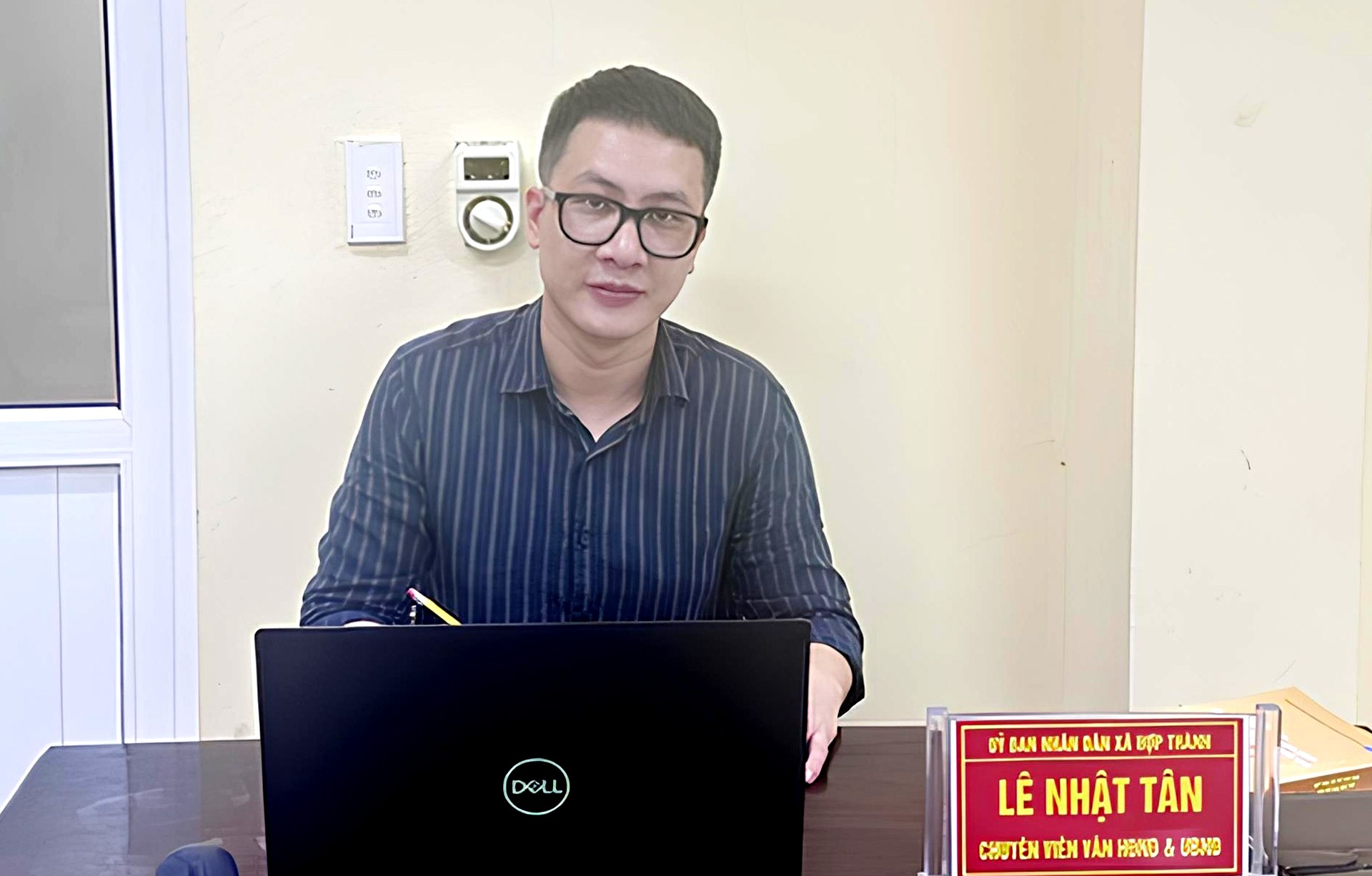 Anh Lê Nhật Tân được biệt phái về UBND xã Hợp Thành. 13-8-anhtan.jpg