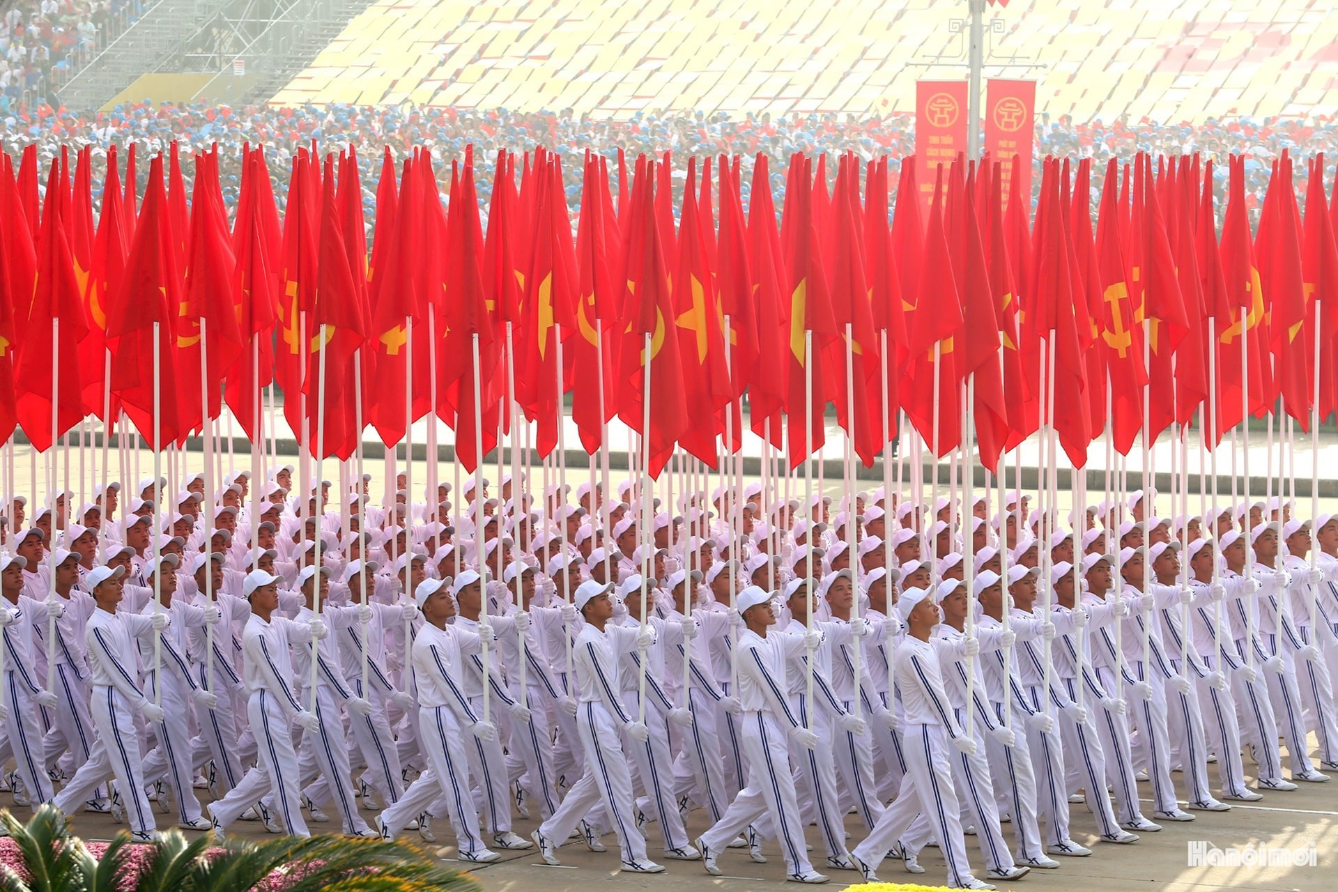 Lòng yêu nước và tinh thần đoàn kết là những giá trị cốt lõi của dân tộc Việt Nam.