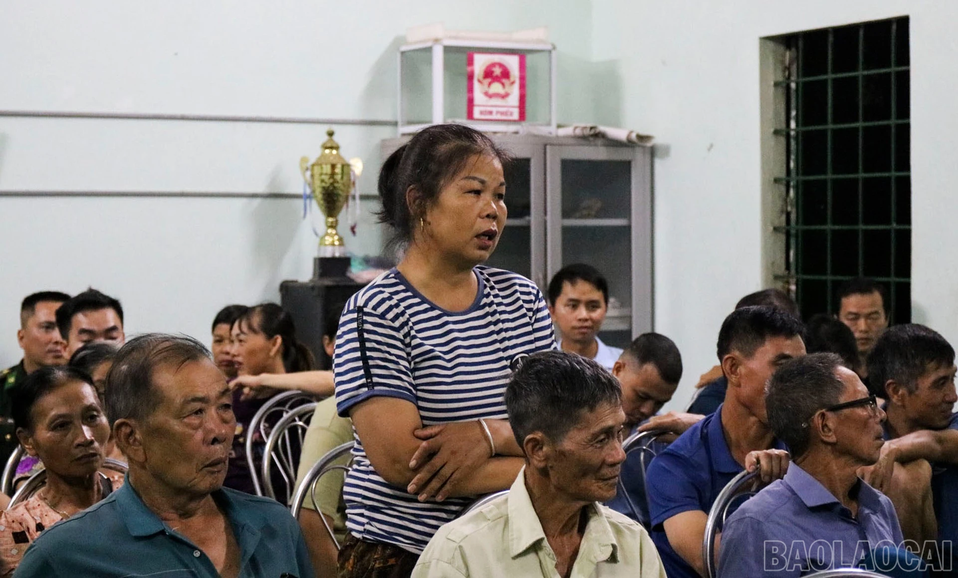 Đại diện các hộ dân trong xã phát biểu ý kiến.
