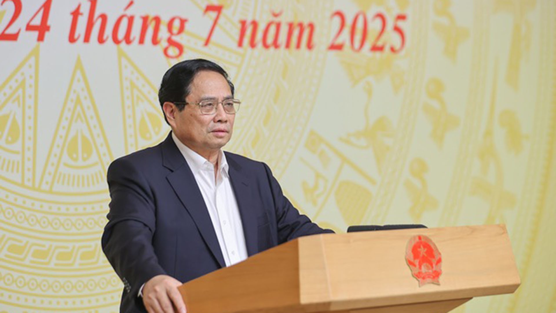 Thủ tướng Phạm Minh Chính gửi lời chia buồn sâu sắc nhất đến thân nhân, gia đình người bị nạn do thiên tai, đặc biệt là thân nhân, gia đình các nạn nhân thiệt mạng, mất tích trong vụ chìm tàu Vịnh Xanh 58 (Hạ Long, Quảng Ninh) và trong cơn bão số 3 những ngày qua. 24-7-phienhop2.jpg