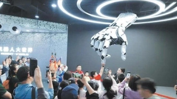 Khu triển lãm Robot World tại Khu phát triển kinh tế và công nghệ Bắc Kinh sẽ mở cửa cho công chúng vào các ngày lễ lớn. 2-7-bac-kinh-3726.jpg