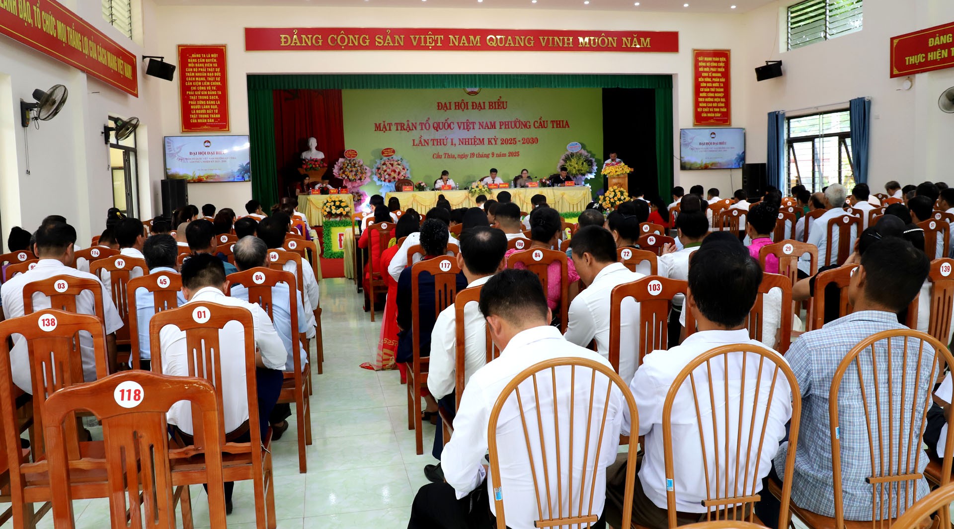 Quang cảnh đại hội. 19-9-cauthia1.jpg