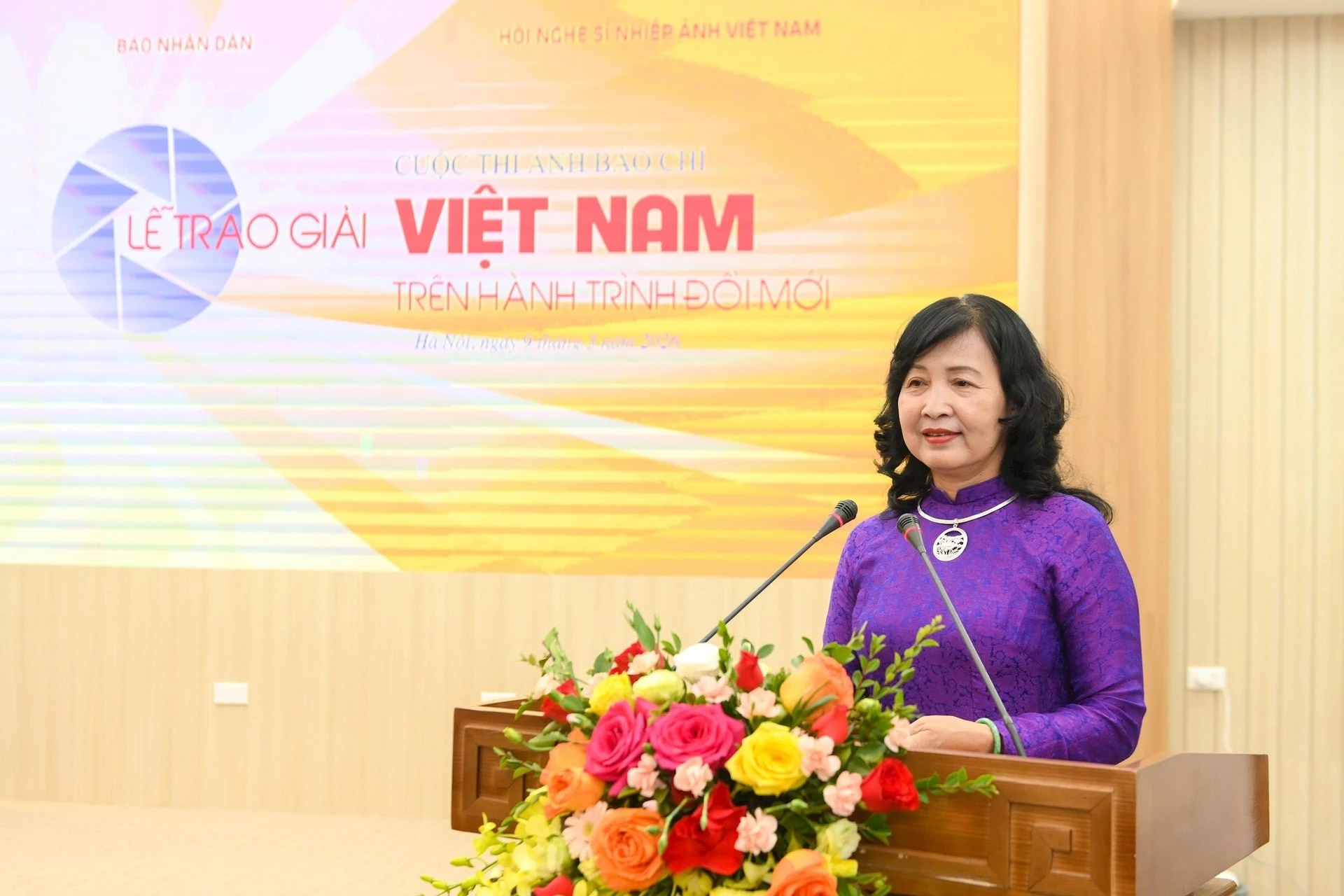 Nghệ sĩ nhiếp ảnh Trần Thị Thu Đông, Chủ tịch Hội Nghệ sĩ nhiếp ảnh Việt Nam phát biểu.