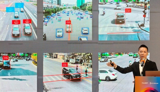 Tổng giám đốc Hanet Technology Võ Đức Thọ giới thiệu về khả năng của hệ thống camera Make in Viet Nam.
