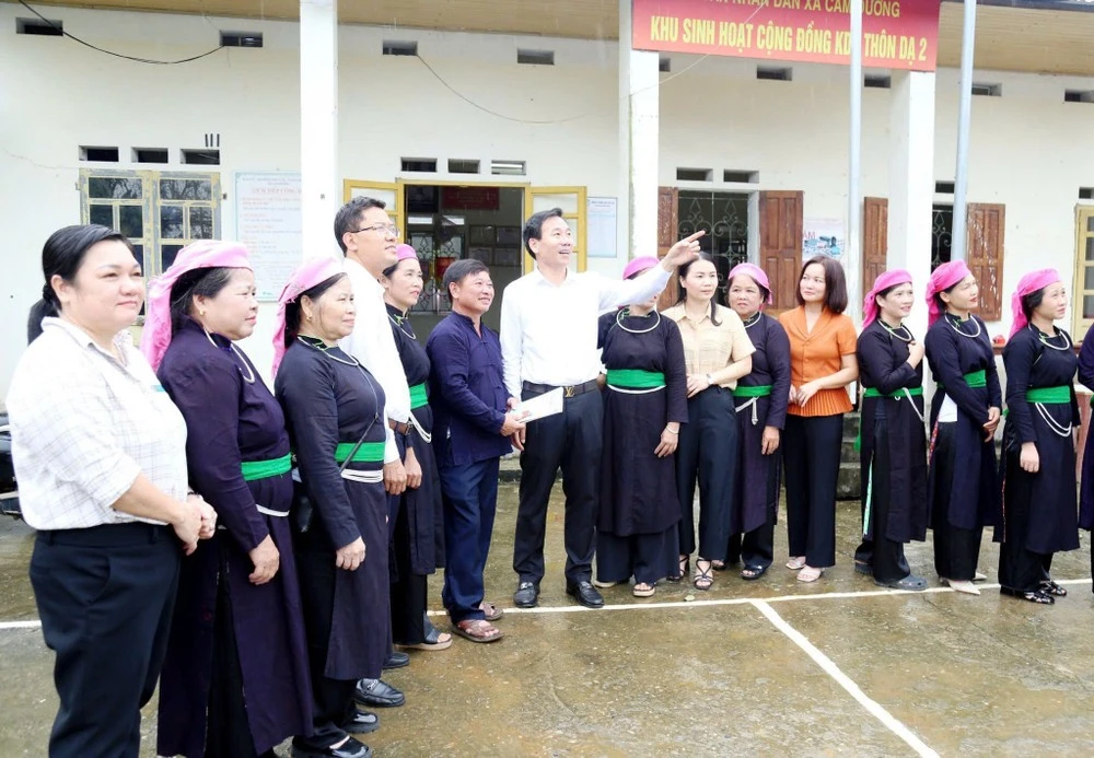 Lãnh đạo Ban Tuyên giáo và Dân vận Tỉnh ủy Lào Cai nắm tình hình triển khai công tác tuyên vận tại cơ sở. (Ảnh: Ban Tuyên giáo và Dân vận tỉnh Lào Cai cung cấp)