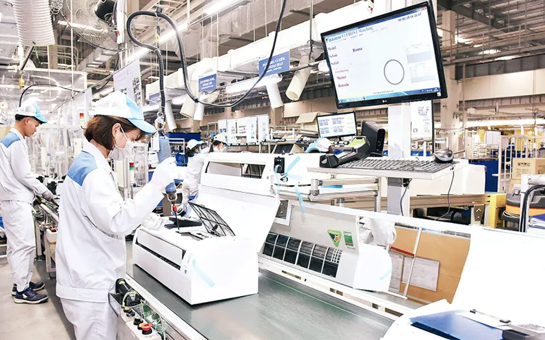 Thi đua xây dựng đội ngũ doanh nhân hiện đại, bản lĩnh, trí tuệ, đạo đức, văn hoá kinh doanh, trung thực, nâng cao trách nhiệm xã hội, trách nhiệm với cộng đồng doanh nghiệp, gắn với bản sắc dân tộc và vươn tầm thế giới.