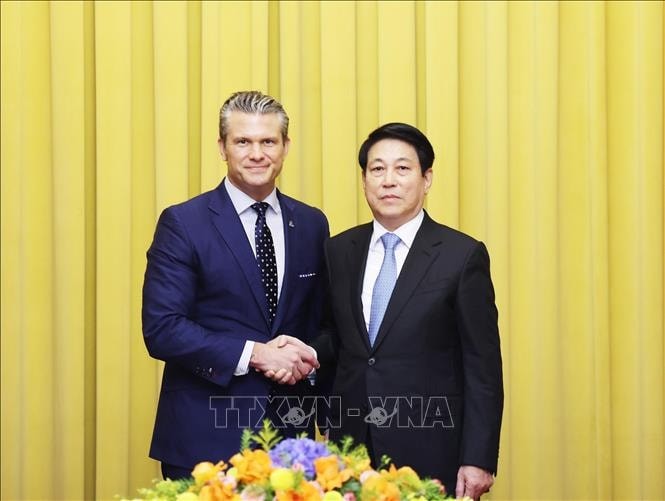 Chủ tịch nước Lương Cường tiếp Bộ trưởng Chiến tranh Hoa Kỳ Pete Hegseth. Ảnh: Lâm Khánh/TTXVN Chủ tịch nước Lương Cường tiếp Bộ trưởng Chiến tranh Hoa Kỳ Pete Hegseth. Ảnh: Lâm Khánh/TTXVN
