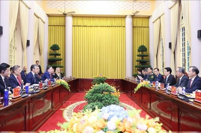 Chủ tịch nước Lương Cường tiếp Bộ trưởng Chiến tranh Hoa Kỳ Pete Hegseth. Ảnh: Lâm Khánh/TTXVN