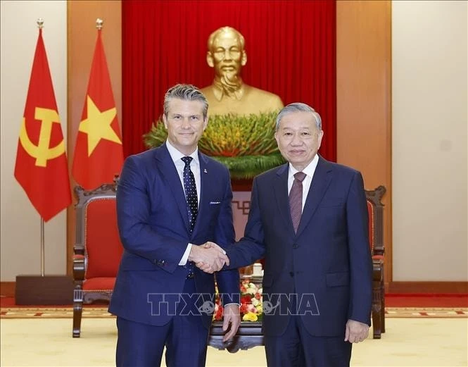 Tổng Bí thư Tô Lâm tiếp Bộ trưởng Chiến tranh Hoa Kỳ Pete Hegseth.