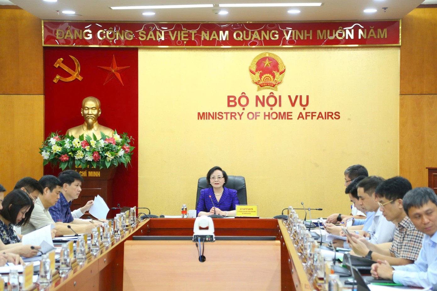 Bộ trưởng Nội vụ Phạm Thị Thanh Trà chủ trì cuộc họp. Ảnh: BNV Bộ trưởng Nội vụ Phạm Thị Thanh Trà chủ trì cuộc họp. Ảnh: BNV