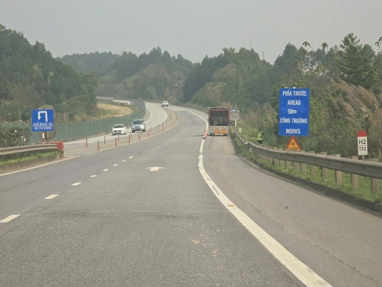 Hàng loạt giải pháp bảo đảm ATGT trong suốt quá trình thi công mở rộng cao tốc đoạn Yên Bái - Lào Cai đang được chủ đầu tư chỉ đạo các đơn vị liên quan thực hiện hiệu quả.