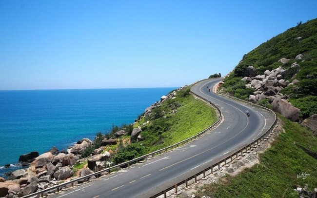 Theo quy hoạch, hệ thống đường bộ ven biển nước ta có tổng chiều dài khoảng 2.838km; đến nay, đã hoàn thành, đưa vào khai thác 1.397km Theo quy hoạch, hệ thống đường bộ ven biển nước ta có tổng chiều dài khoảng 2.838km; đến nay, đã hoàn thành, đưa vào khai thác 1.397km