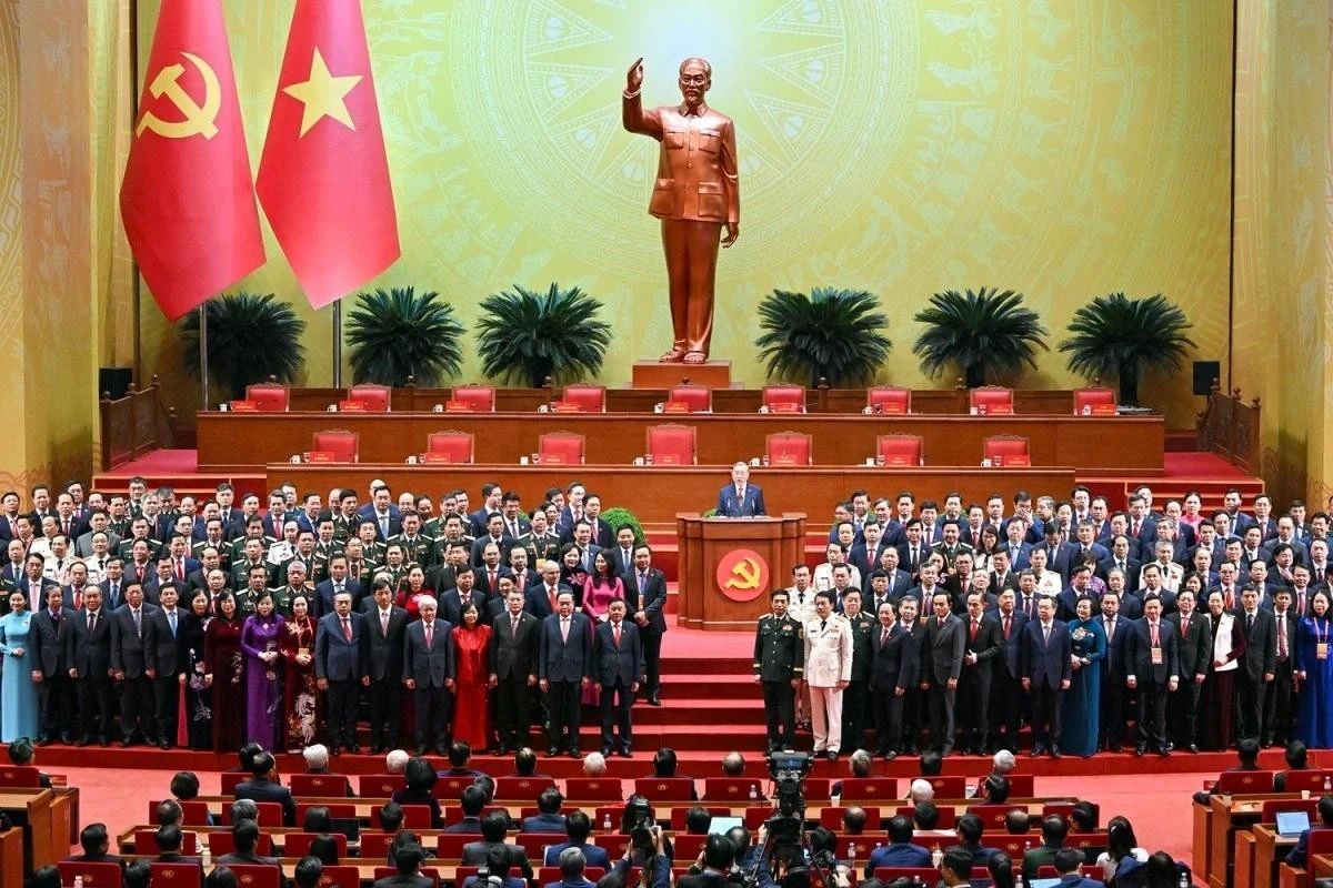 Ban Chấp hành Trung ương khóa XIV ra mắt Đại hội.