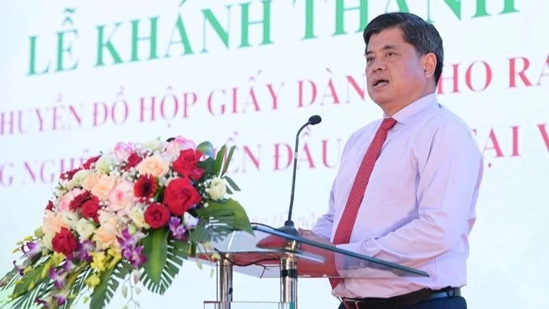 Thứ trưởng Bộ Nông nghiệp và Môi trường Trần Thanh Nam phát biểu tại buổi lễ khánh thành dây chuyền đồ hộp giấy Tetra Recart® đầu tiên tại Việt Nam.