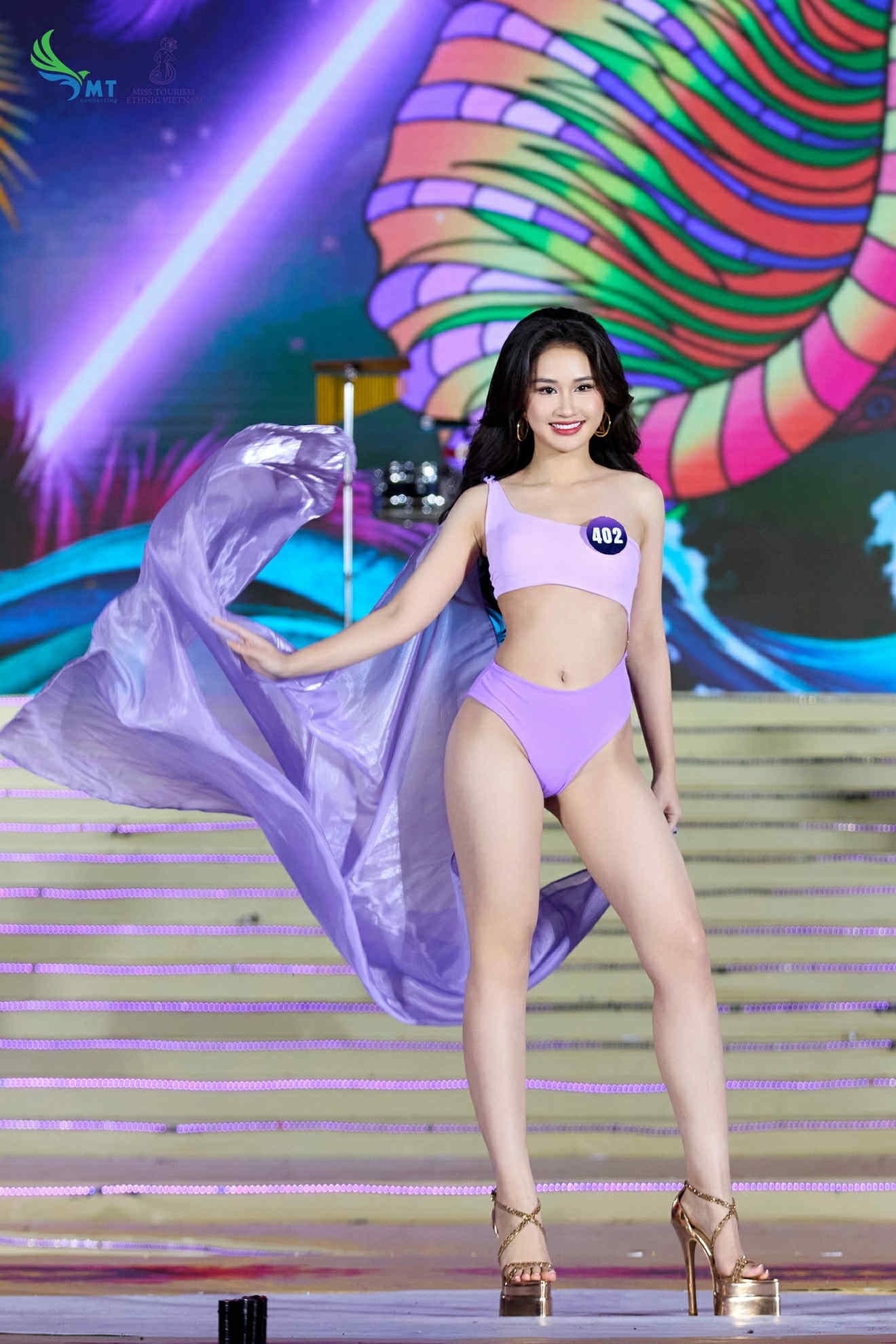 Phần trình diễn bikini của người đẹp Trần Minh Phương. Ảnh: BTC.