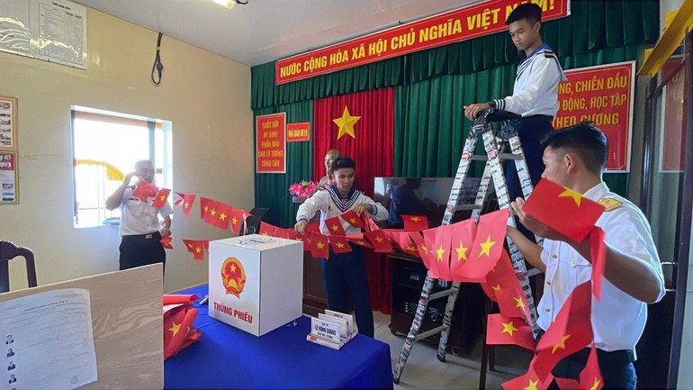 Công tác chuẩn bị bầu cử tại nhà giàn DK1/9.