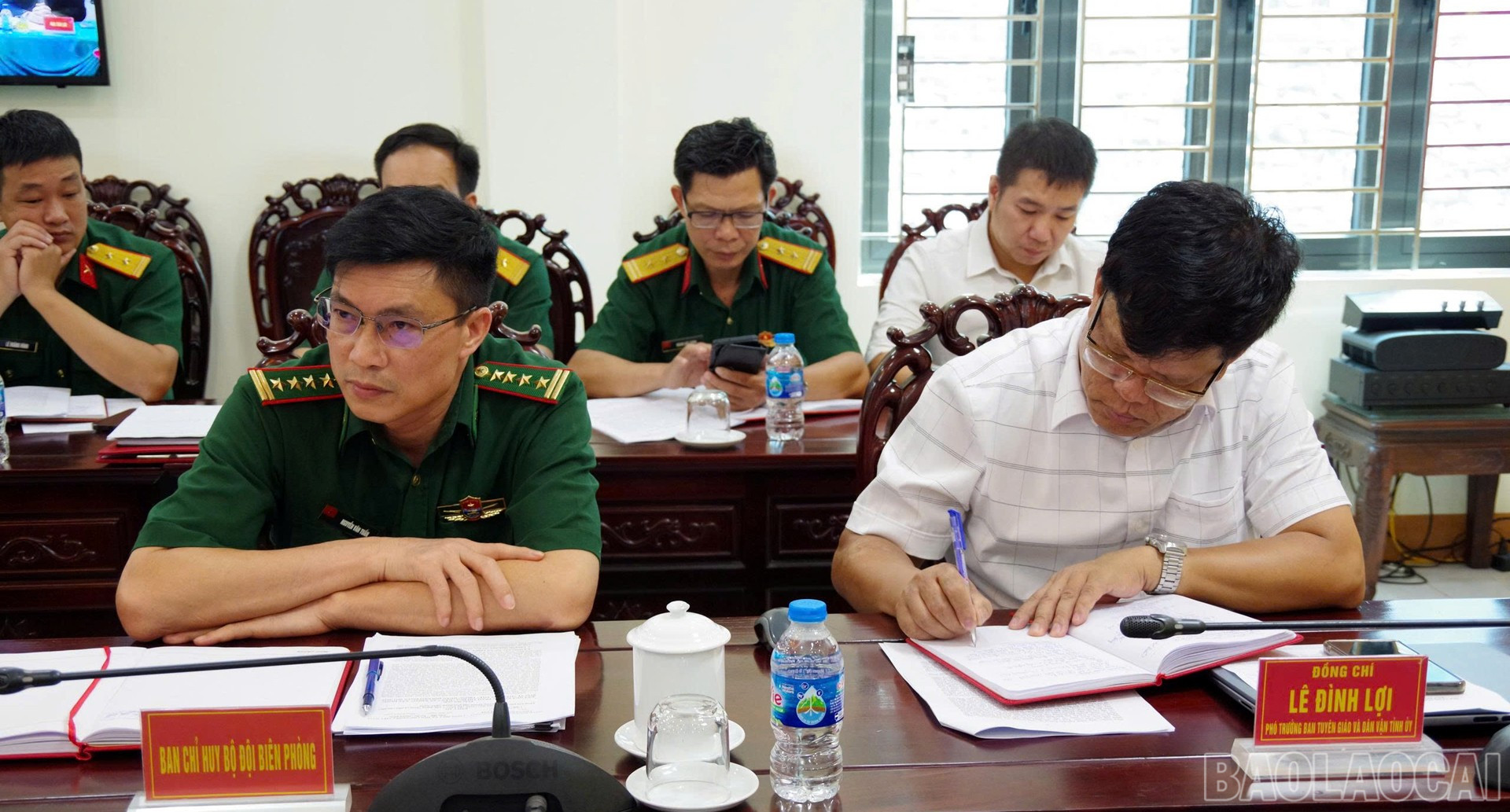 Các đại biểu dự hội nghị tại điểm cầu Bộ Chỉ huy Quân sự tỉnh Lào Cai. baolaocai-br_a2-9.jpg