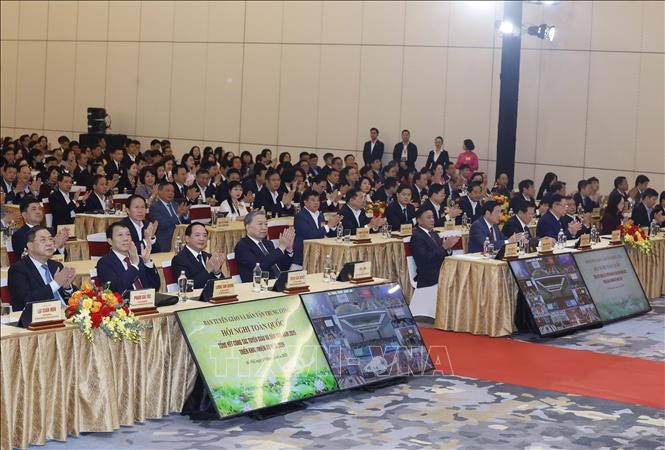 Tổng Bí thư Tô Lâm và lãnh đạo Đảng, Nhà nước dự Hội nghị toàn quốc tổng kết công tác Tuyên giáo và Dân vận năm 2025, triển khai nhiệm vụ năm 2026.