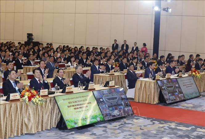 Tổng Bí thư Tô Lâm và lãnh đạo Đảng, Nhà nước dự Hội nghị toàn quốc tổng kết công tác Tuyên giáo và Dân vận năm 2025, triển khai nhiệm vụ năm 2026.