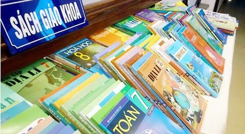 "Năm học 2025-2026, các cơ sở giáo dục phổ thông trong toàn quốc sử dụng sách giáo khoa đã được lựa chọn để dạy học", Bộ GD&amp;ĐT chỉ đạo.