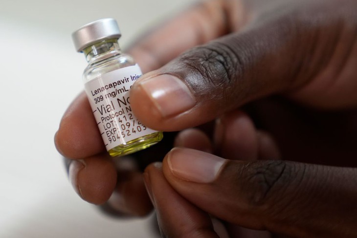 Thuốc tiêm phòng HIV Lenacapavir. Thuốc tiêm phòng HIV Lenacapavir.