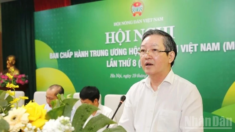 Đồng chí Lương Quốc Đoàn, Ủy viên Trung ương Đảng, Chủ tịch Ban Chấp hành Trung ương Hội Nông dân Việt Nam phát biểu khai mạc. (Ảnh: PHẠM HƯNG).