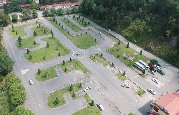 Trung tâm Đào tạo và Sát hạch lái xe cơ giới Lào Cai thường xuyên nâng cấp cơ sở hạ tầng đáp ứng yêu cầu người học 9-7-trungtam.jpg