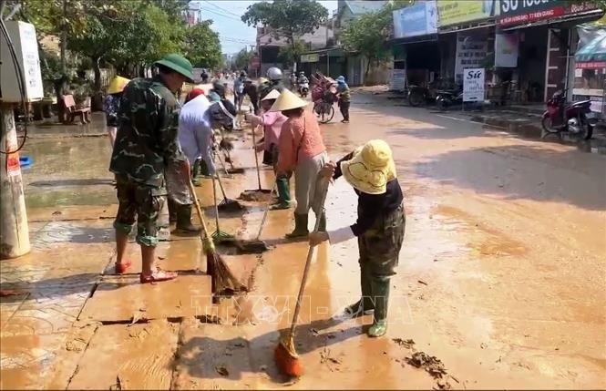 Quảng Trị hỗ trợ vùng “rốn lũ” Lệ Thủy khẩn trương khắc phục hậu quả mưa lũ.