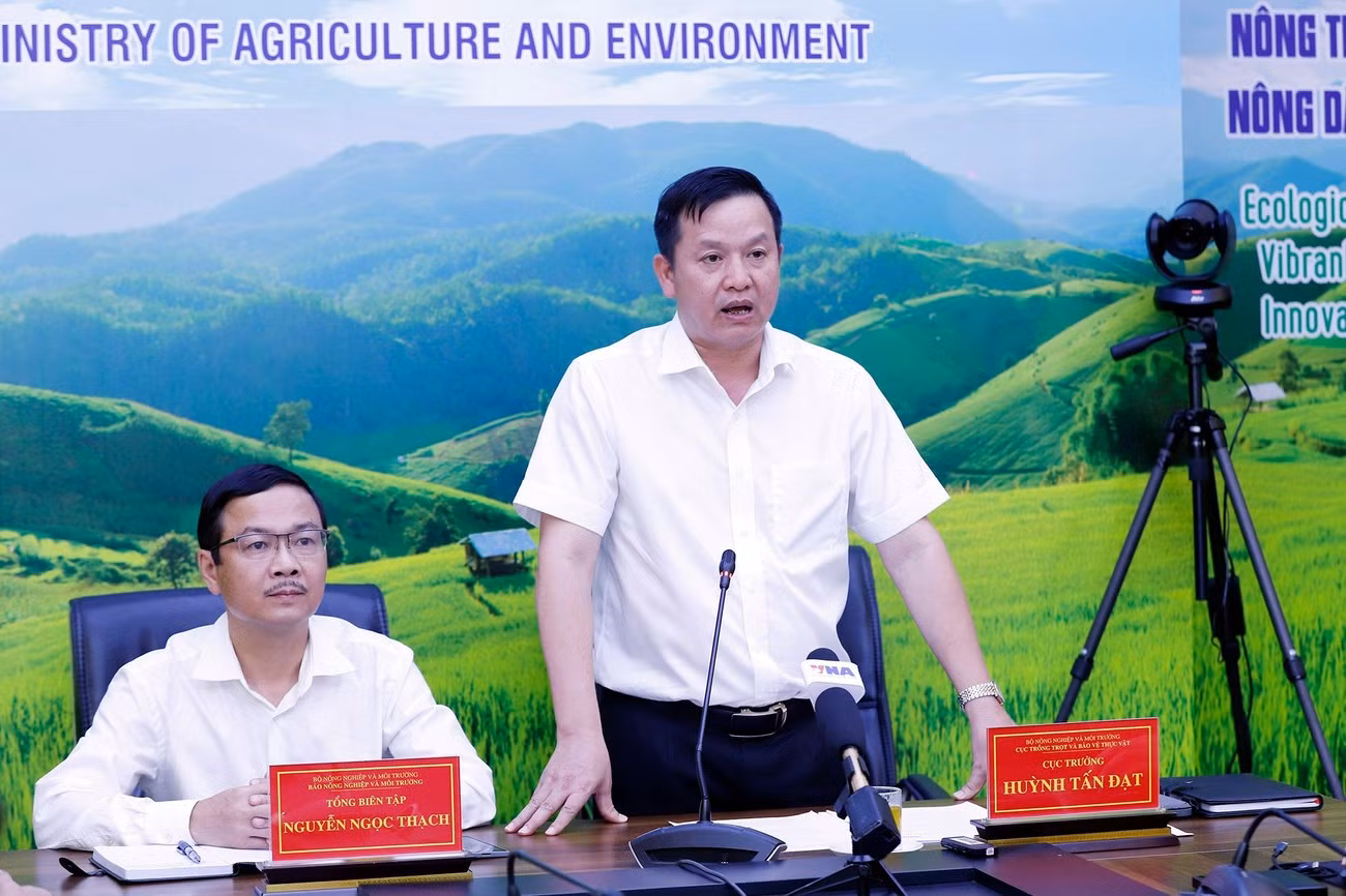 Ông Huỳnh Tấn Đạt - Cục trưởng Cục TT&amp;BVTV cam kết sẽ tiếp tục đồng hành lắng nghe và tháo gỡ vướng mắc cho chính quyền địa phương.