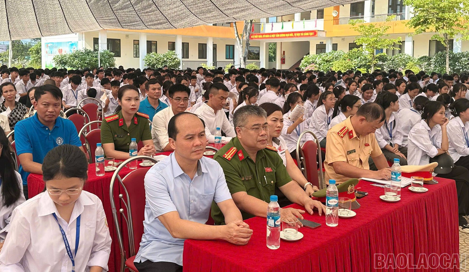 Các đại biểu tham dự chương trình. baolaocai-br_9-9-aulau3.jpg