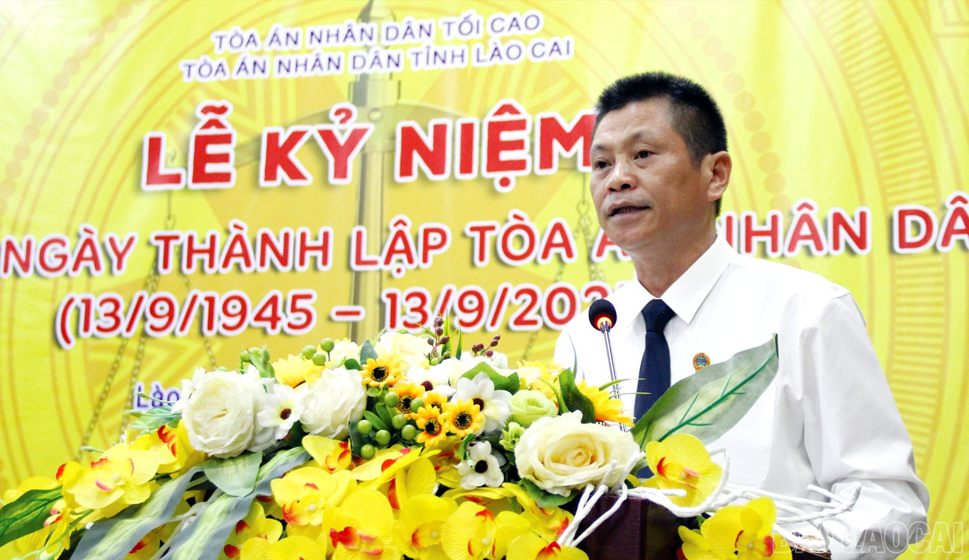 Đồng chí Lê Thái Hưng - Chánh án Tòa án nhân dân tỉnh Lào Cai phát biểu khai mạc. baolaocai-br_9-9-onghung.jpg