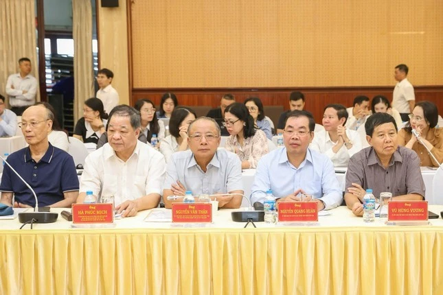 Toàn cảnh hội nghị.