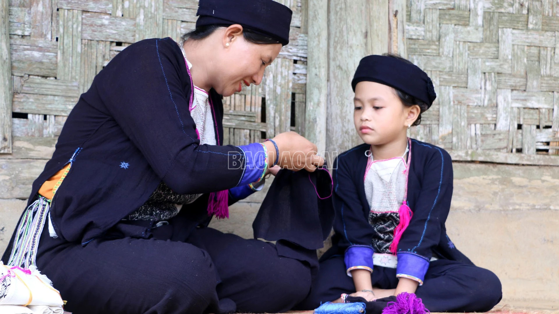 baolaocai-c_1-12-nghe-nhan2.jpg