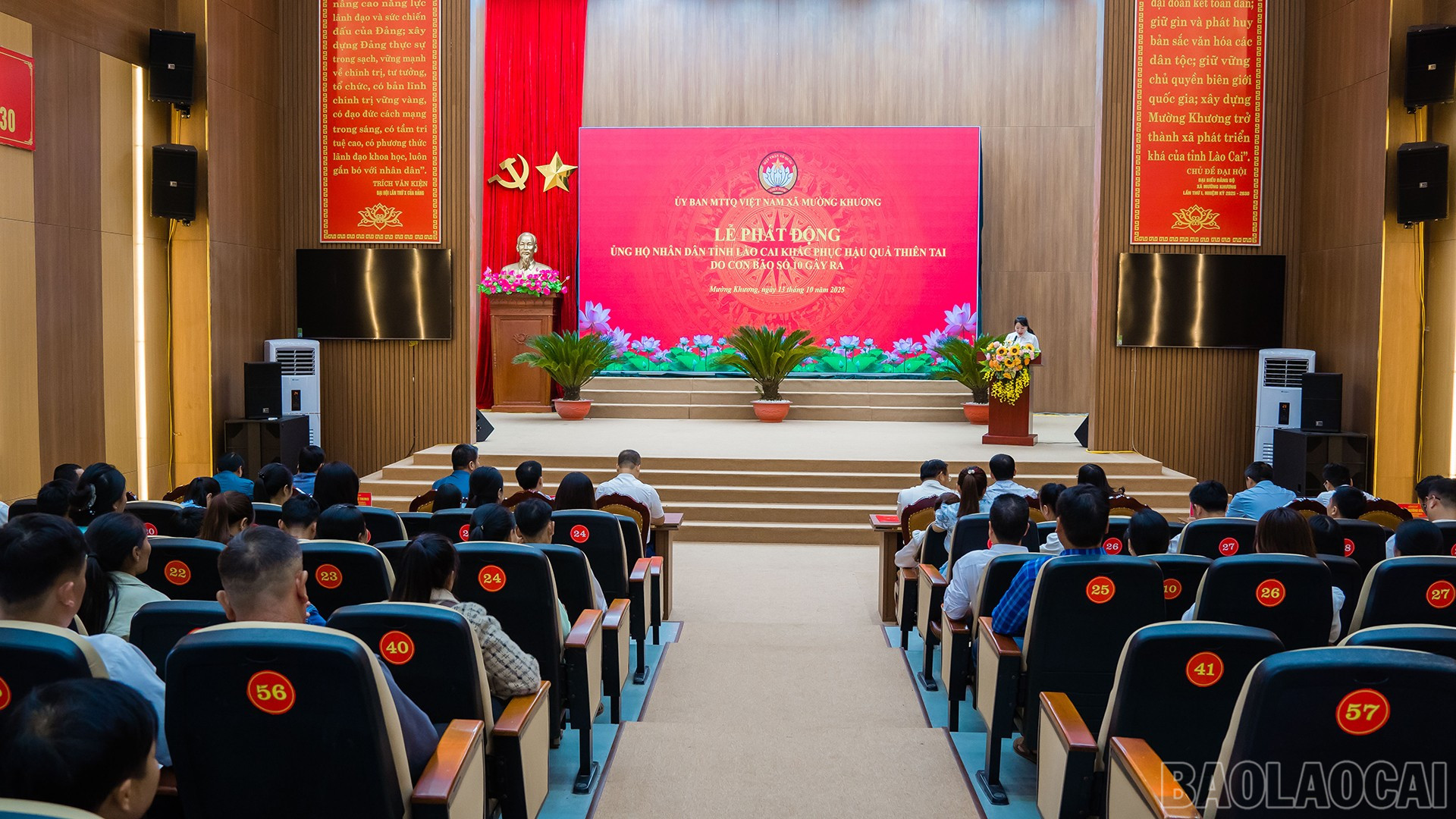 Quang cảnh buổi phát động. baolaocai-br_13-10-muonglhuong1.jpg